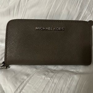 MK snap wallet